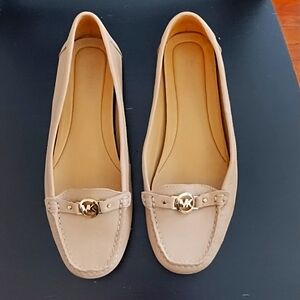 Michael Kors women's beige leather flats - 7.5